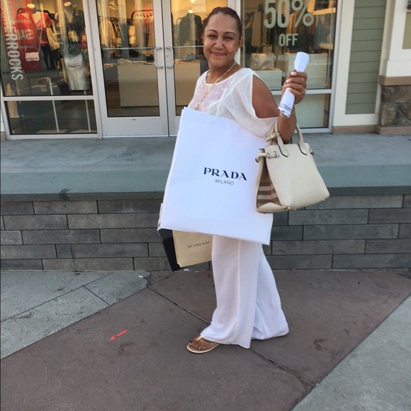 Meet your Posher, Beatriz - Picture 2 of 2